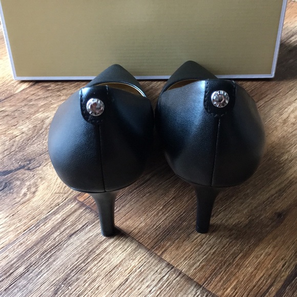 Michael Kors pumps - Picture 9 of 13
